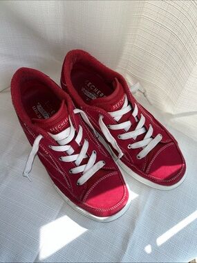 Skechers Los Angeles Arcade Arch FitRed Low-Top Sneakers White Insole Accents